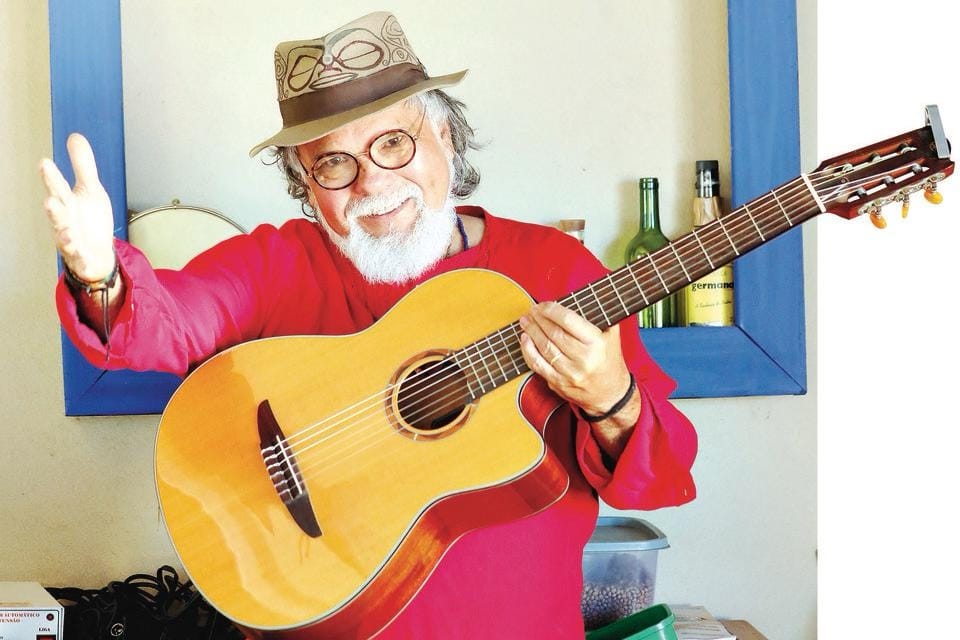 Na programação artística do ‘Festival Goiás Gastronomia’, o show do cantor “Pádua” (na sexta, 15), com entrada solidária, no Parque Mutirama