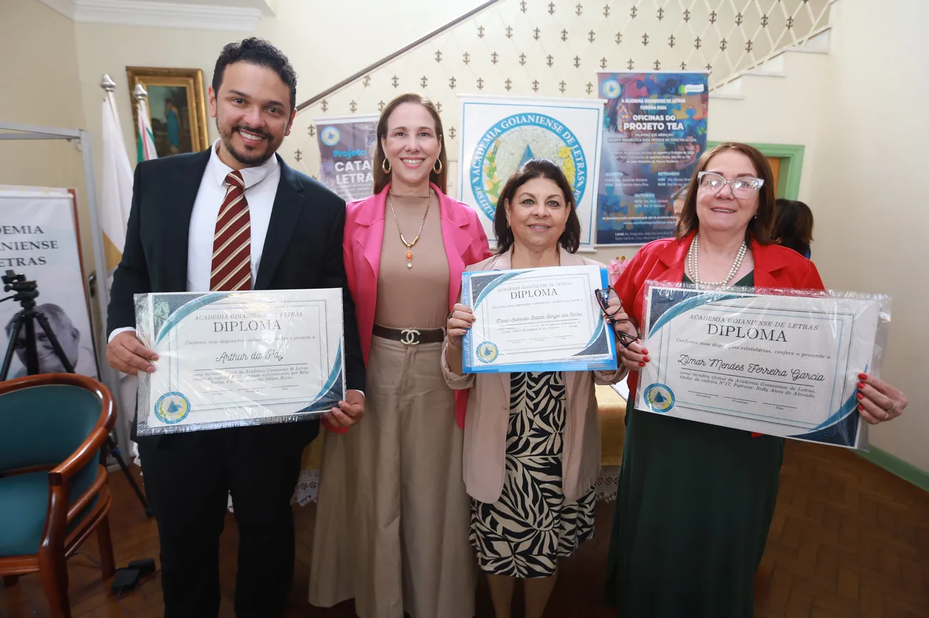 Academia Goianiense de Letras empossa novos membros
