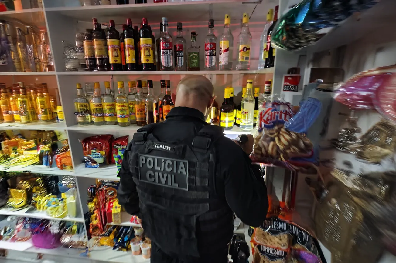 Goiás apreende mais de 7 mil bebidas adulteradas em operação integrada