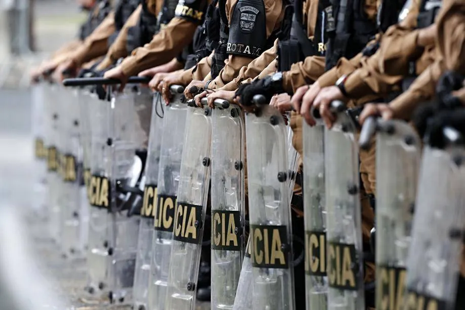41% dos brasileiros afirmam conviver com o crime organizado no bairro onde moram